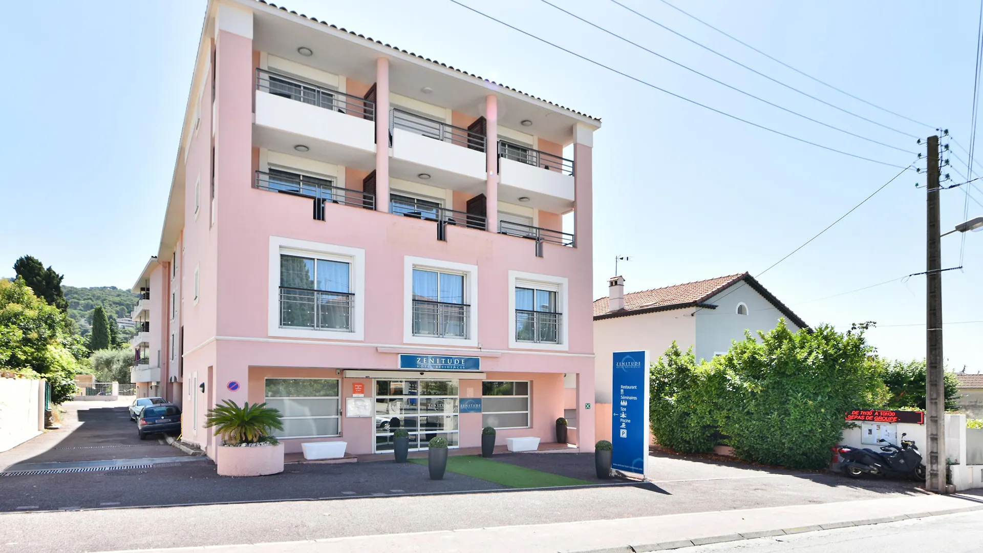 Zenitude Hotel-Residences Le Cannet 4*,  France