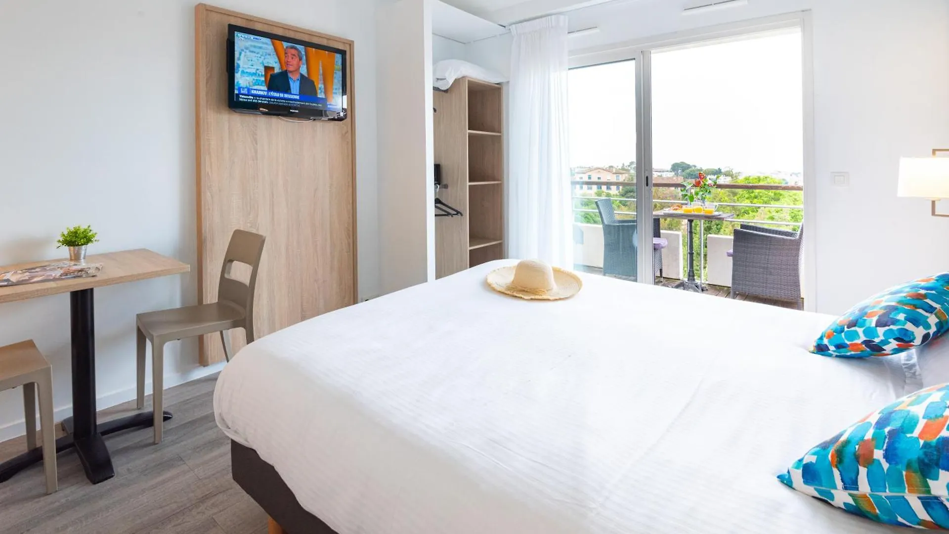 Zenitude Hotel-Residences Le Cannet France