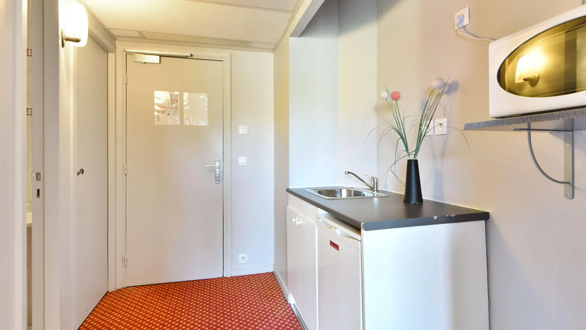 Zenitude Hotel-Residences Le Cannet